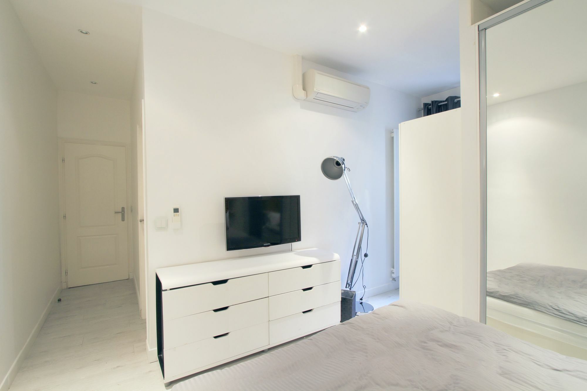 Apartment Pelican - Apt. Near Eiffel Tower